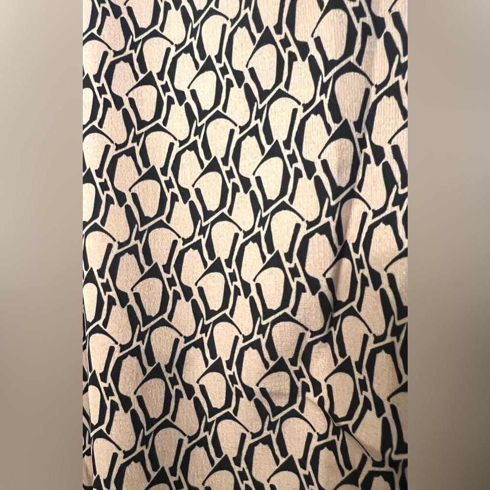 Patterned Neutral Surplice Bodysuit with Ruffle Sleeves - NWT - Picture 3 of 4